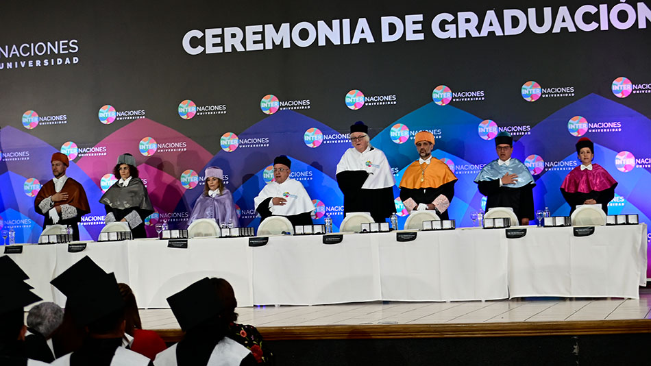 Mesa presidencial de la ceremonia de Graduación 2023. 