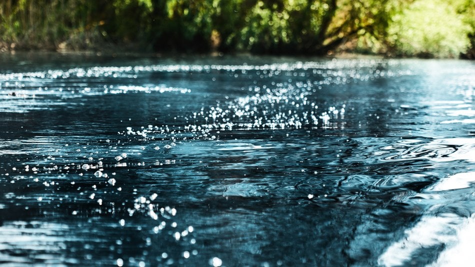 Las medidas de saneamiento ambiental es fundamental en las aguas de los ríos