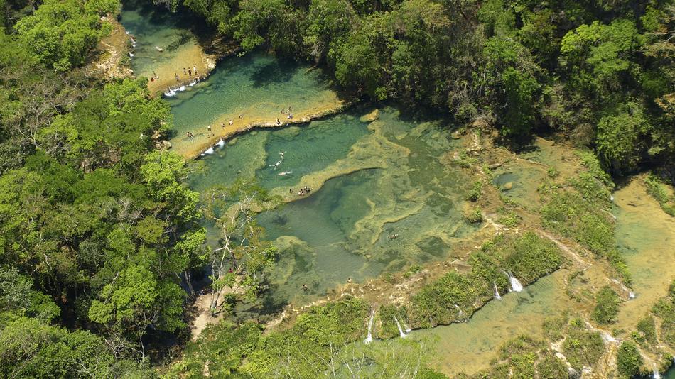 El agua potable es aquella que podemos consumir en casa, sin poner en riesgo nuestra salud
