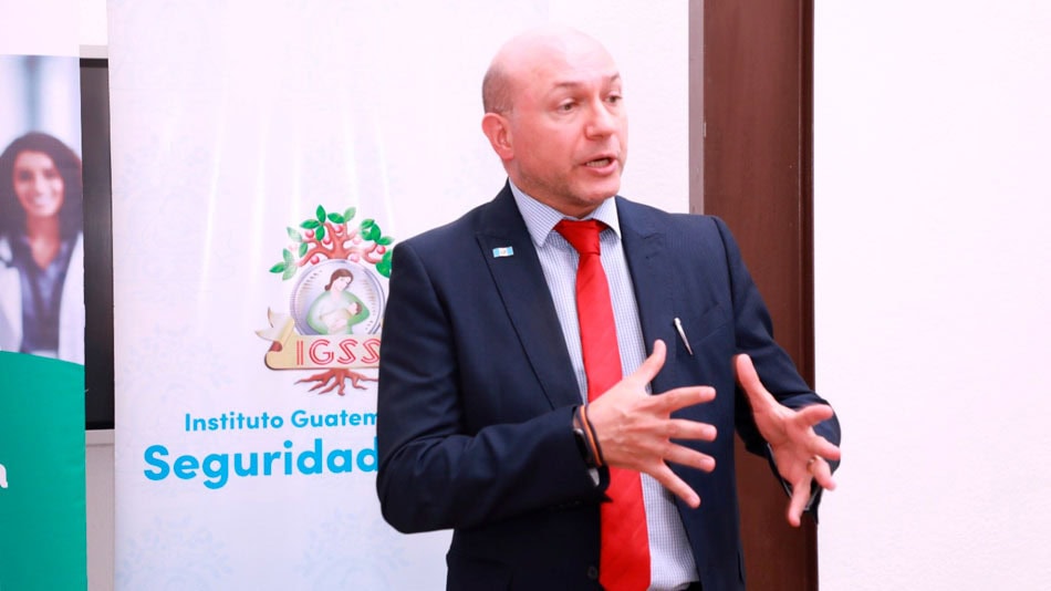 Doctor Roberto Recio, de InterNaciones.