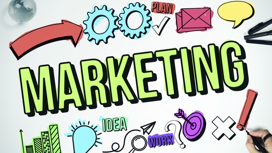 La psicología del color marketing digital es el estudio de cómo las distintas tonalidades e intensidades cromáticas afectan las decisiones de compra de los consumidores en entornos virtuales