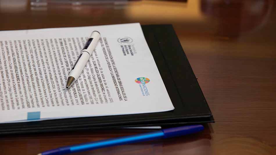 documento de la firma del convenio.