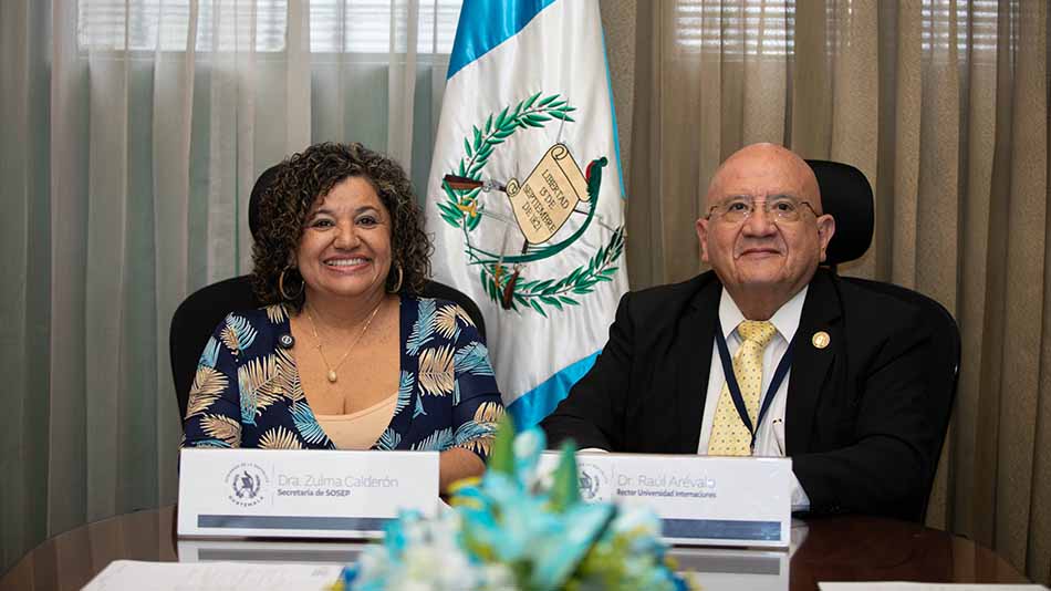 El acuerdo brindar&aacute; formaci&oacute;n de funcionarios con responsabilidades en el &aacute;mbito de la atenci&oacute;n en Salud Mental