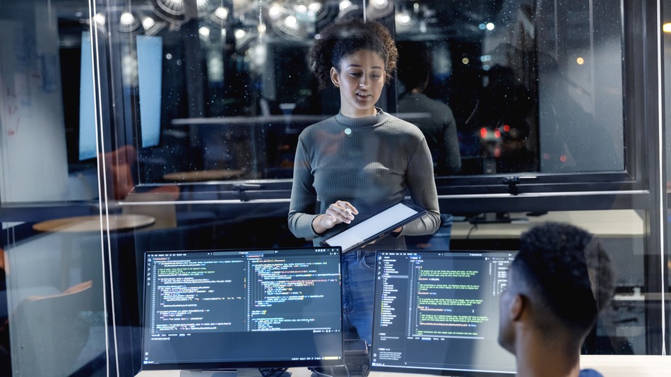 Las funciones del ingeniero de DevOps son una evoluci&oacute;n natural para quienes ya tienen una titulaci&oacute;n en software