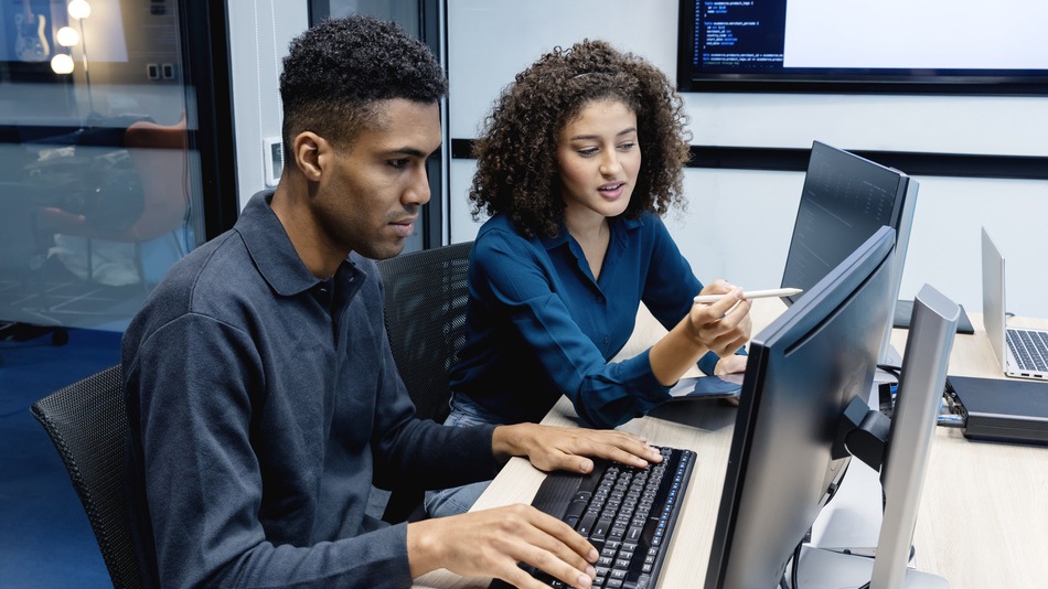 Las metodologías de desarrollo de software en 2026 se centran en los marcos de trabajo de Scrum, Kanban, DevSecOps y avances de la inteligencia artificial