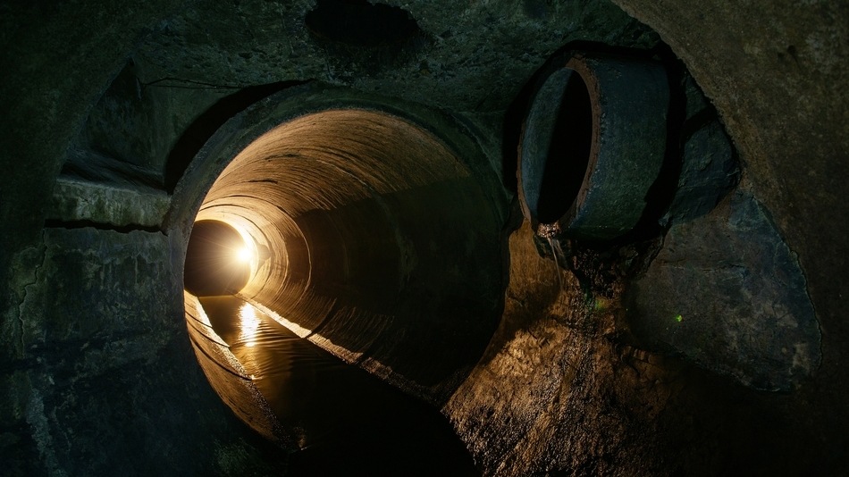 El tipos de sistemas de alcantarillado se califican por las distintas estructuras, tuberías y procesos de ingeniería diseñados para gestionar las aguas residuales