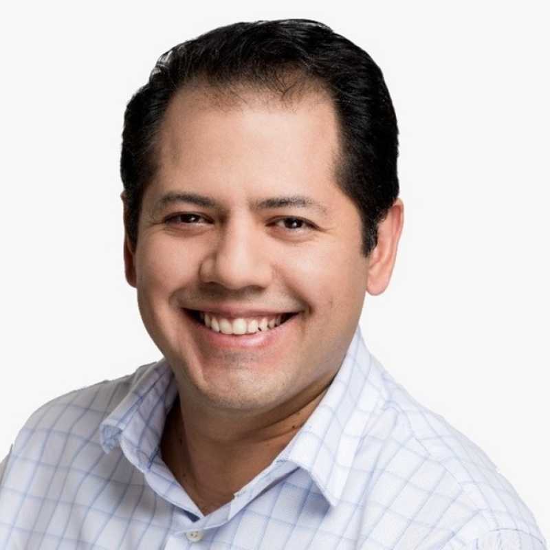 Carlos Alberto Solano Rios, Experto asociado